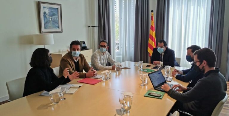 El Grup Barnils es reuneix amb el conseller d’Interior per tractar els incidents contra periodistes per part de cossos policials